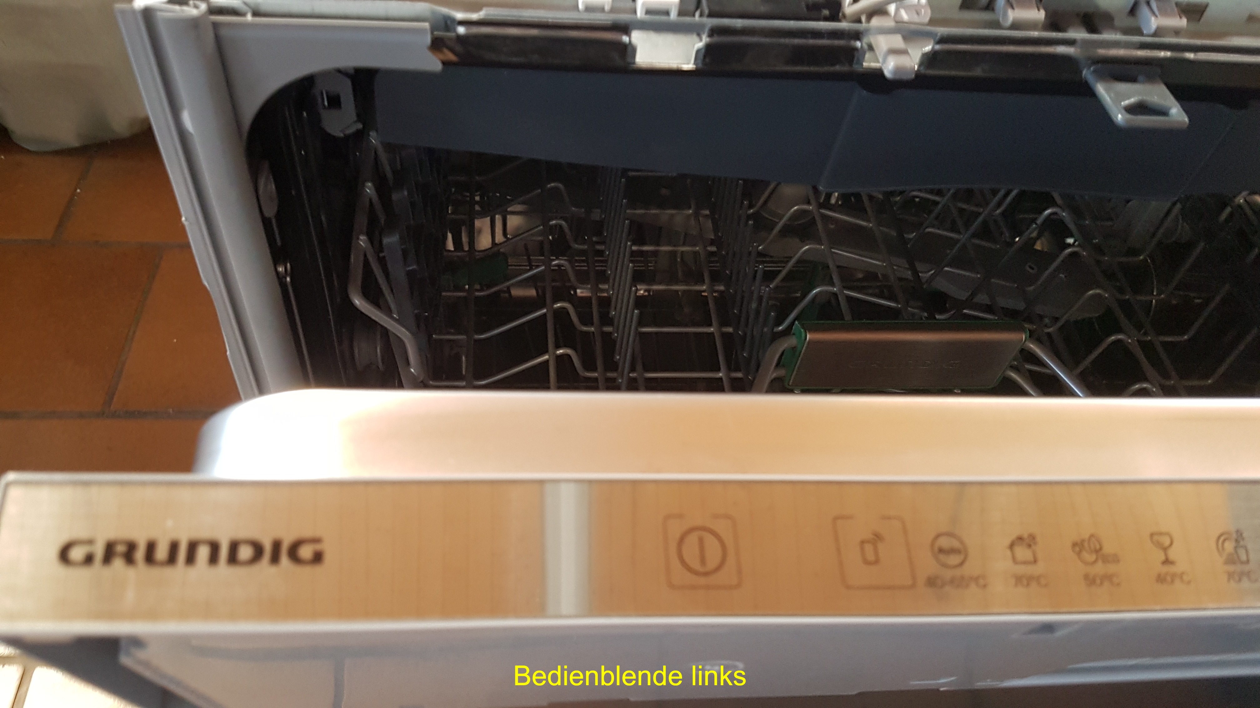Grundig GNVP4510CW